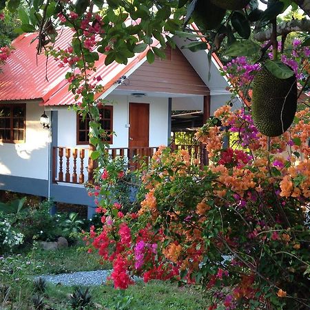 アレエヤ リゾート【ペット可】 Watthana Nakhon エクステリア 写真