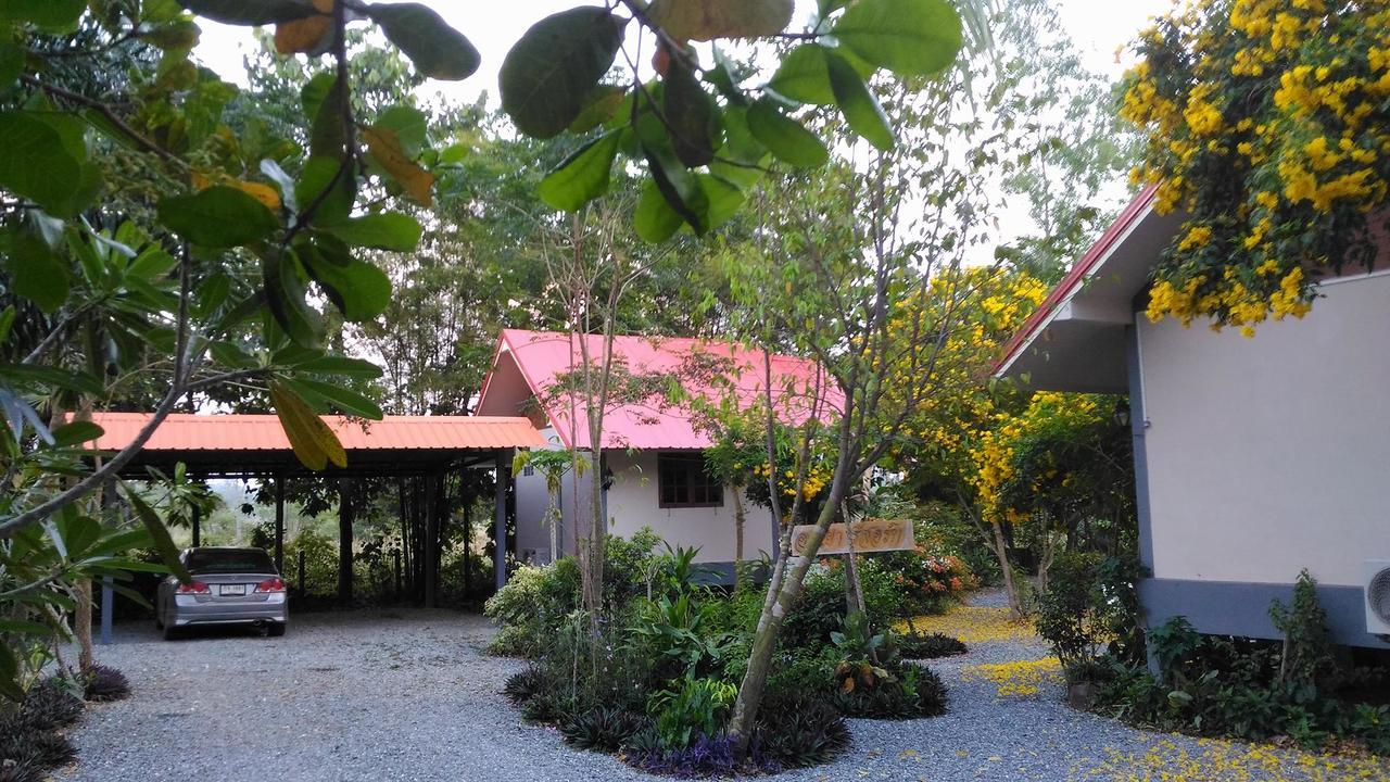 アレエヤ リゾート【ペット可】 Watthana Nakhon エクステリア 写真